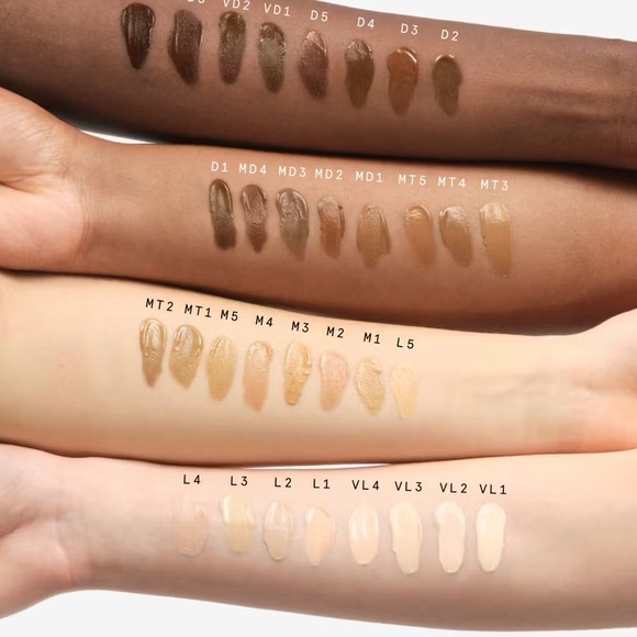 Glossier stretch fluid foundation - light 5 - tested twice - Picture 3 of 5